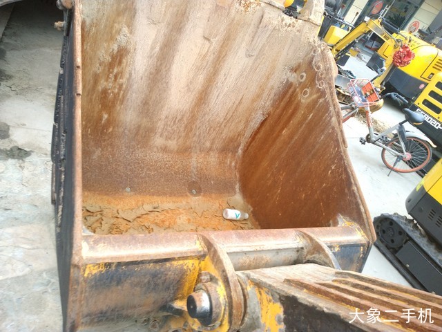 现代 R305LC-7 挖掘机