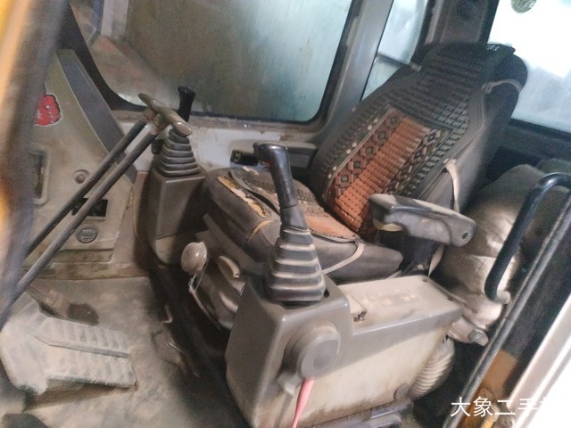 现代 R225LC-7 挖掘机