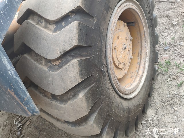 龙工 LG816B 装载机