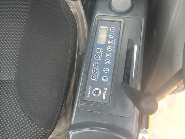 徐工 XE60 挖掘机