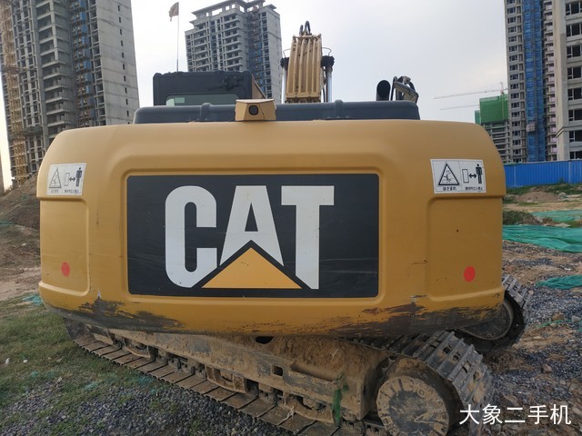 卡特彼勒 323D 挖掘机