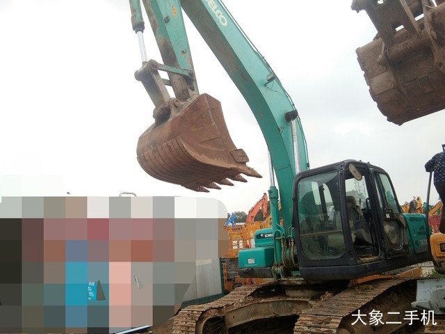 神钢 SK260LC-8 挖掘机