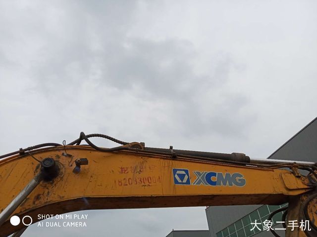 徐工 XE150D 挖掘机