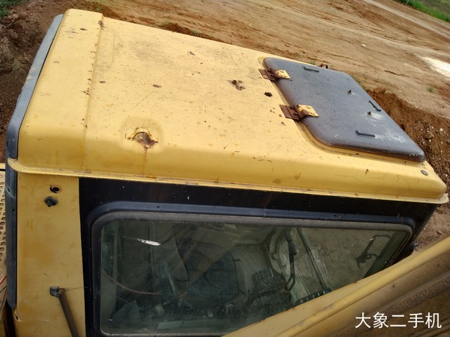 卡特彼勒 320B 挖掘机