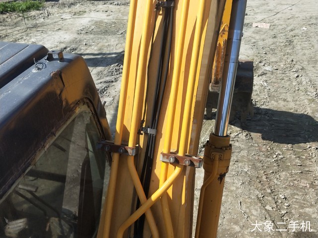 现代 R110-7 挖掘机