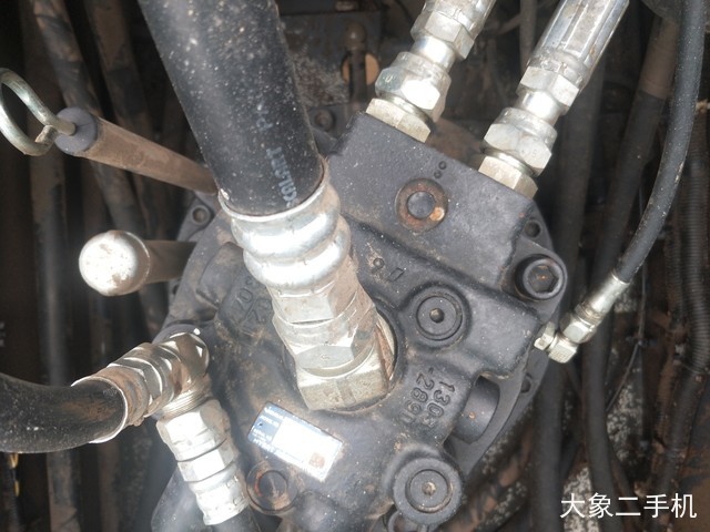 神钢 SK270D 挖掘机