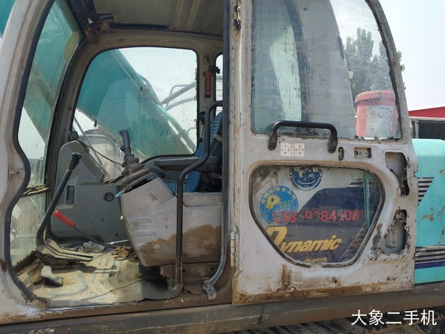 神钢 SK230 挖掘机