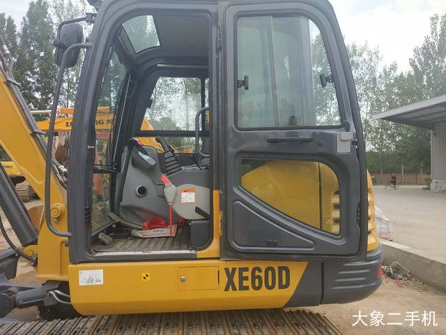 徐工 XE60D 挖掘机