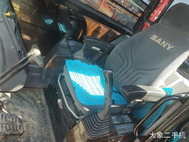 三一重工 SY75C 挖掘机