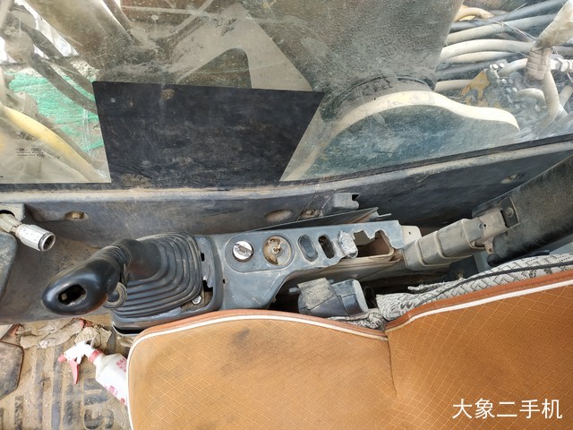 小松 PC200-8 挖掘机