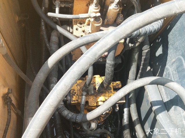 现代 R150LC-7 挖掘机