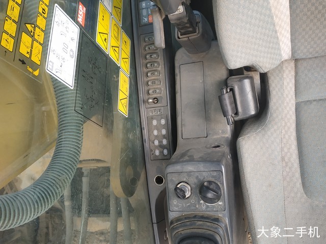 卡特彼勒 323D 挖掘机