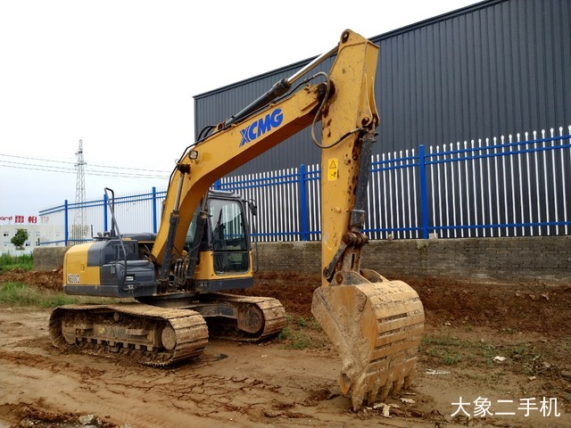 徐工 XE150D 挖掘机