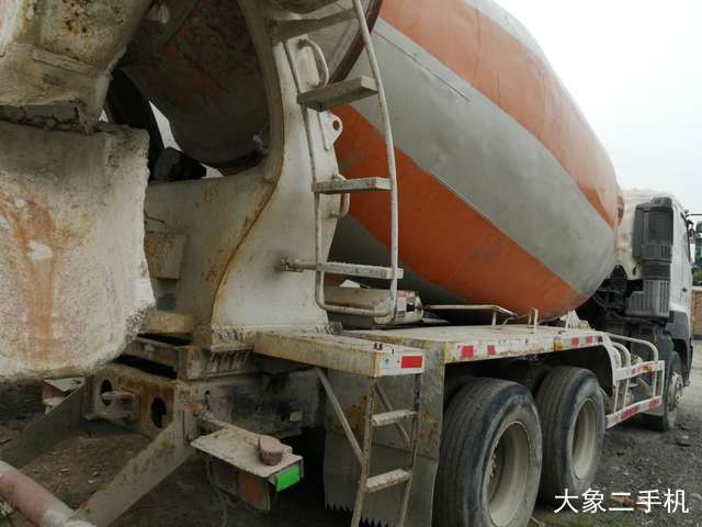 中联重科 ZLJ5256GJBGH日野 搅拌运输车