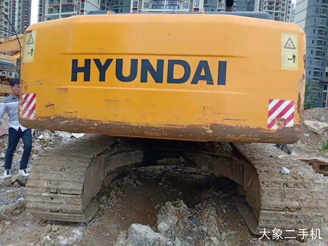 现代 R225LC-7 挖掘机