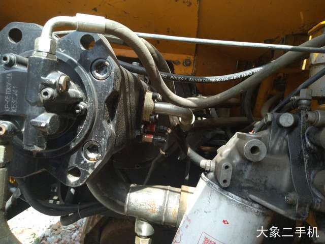 三一重工 SY215C-8 挖掘机