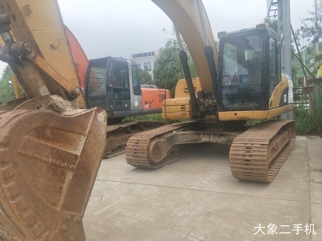 卡特彼勒 323DL 挖掘机