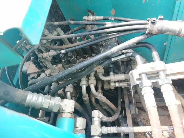 神钢 SK75-8 挖掘机