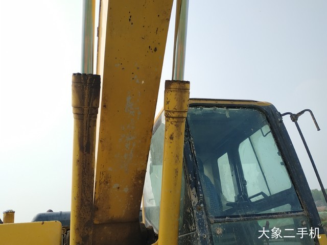 小松 PC240LC-8 挖掘机