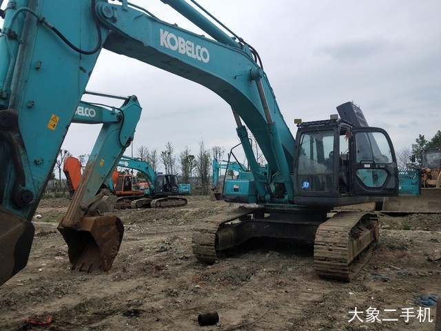 神钢 SK480LC-8 挖掘机