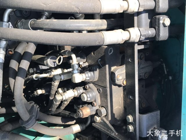 神钢 SK140LC-8 挖掘机