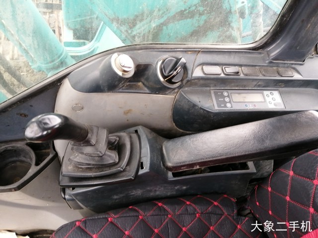 神钢 SK260LC-8 挖掘机