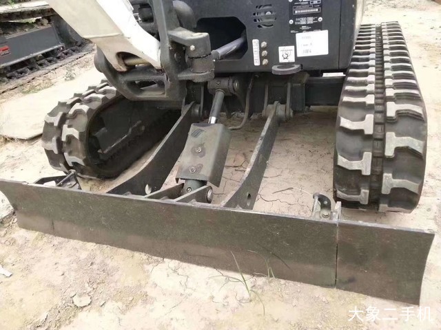 山猫 E20 挖掘机