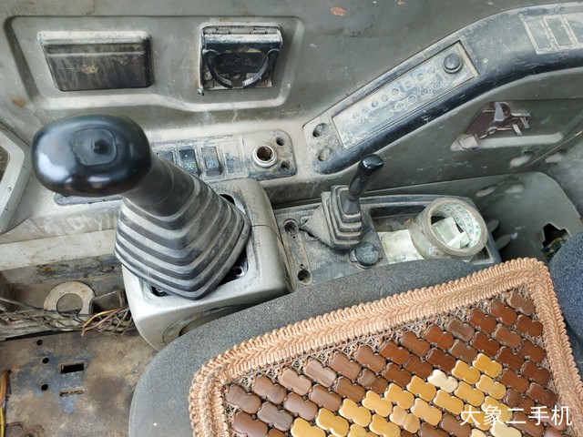 现代 R60-7 挖掘机