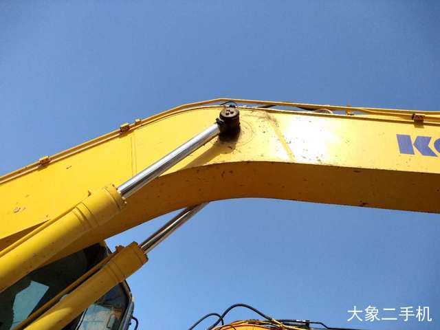 小松 PC220-8 挖掘机