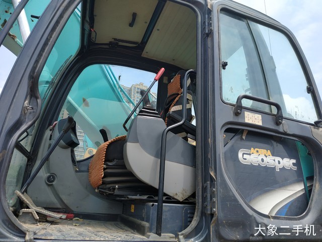 神钢 SK260LC-8 挖掘机