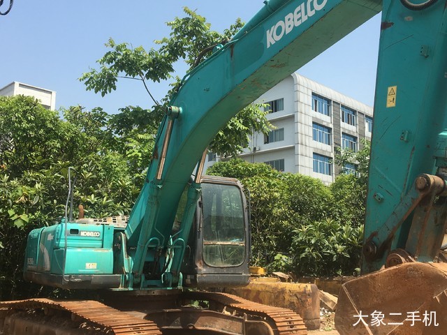 神钢 SK260LC-8 挖掘机