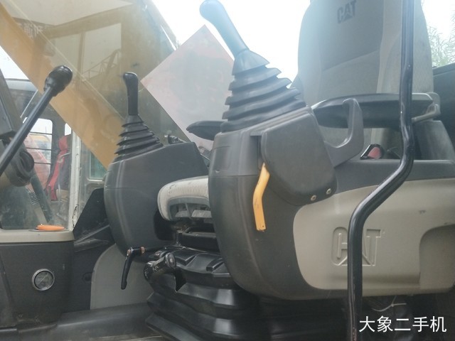 卡特彼勒 323DL 挖掘机