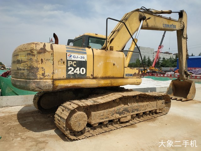 小松 PC220-7 挖掘机