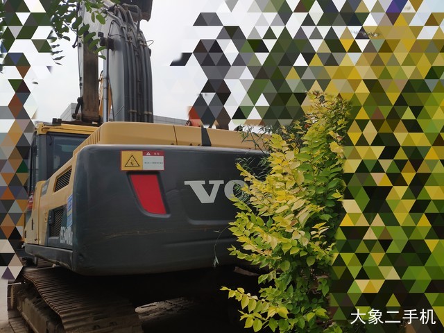 沃尔沃 EC300DL 挖掘机