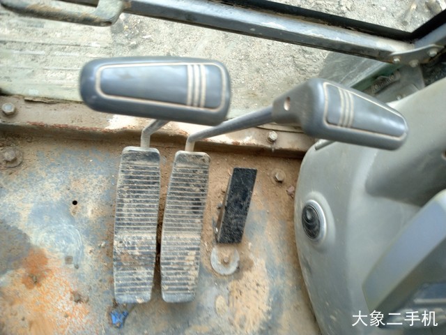 徐工 XE150D 挖掘机