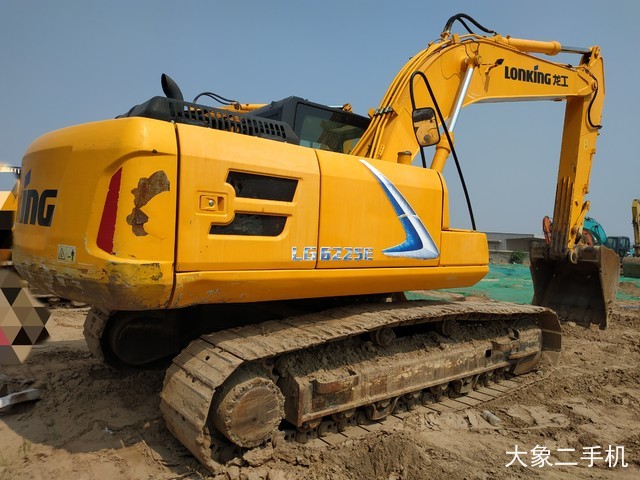 龙工 LG6225E 挖掘机