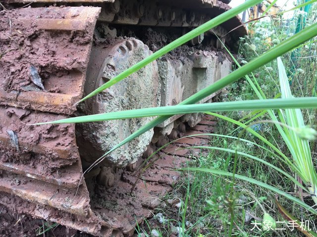 雷沃重工 FR220E 挖掘机