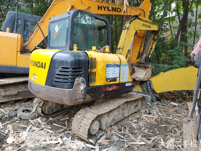 现代 R60-7 挖掘机