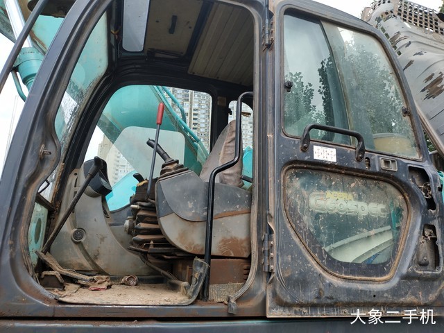 神钢 SK330-8 挖掘机