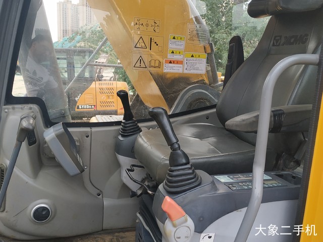 徐工 XE370C 挖掘机