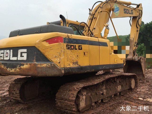 柳工 CLG6120E 挖掘机
