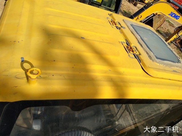 徐工 XE260C 挖掘机