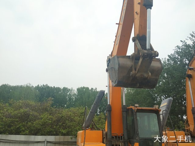 三一重工 SY235C 挖掘机