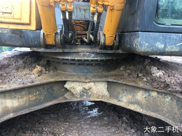 现代 R225LC-7 挖掘机