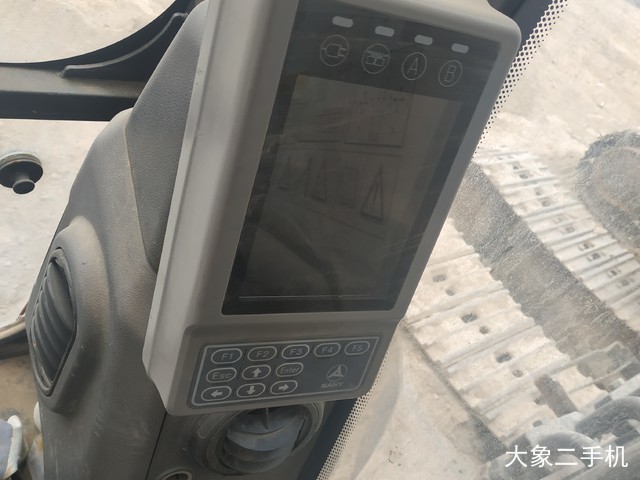 三一重工 SY215C-9 挖掘机