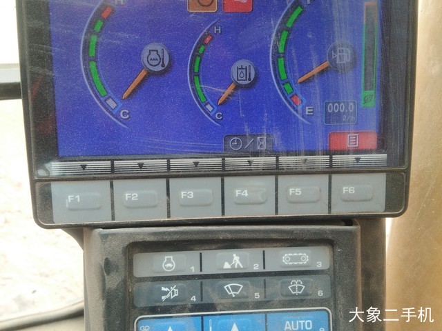 小松 PC200LC-8M0 挖掘机