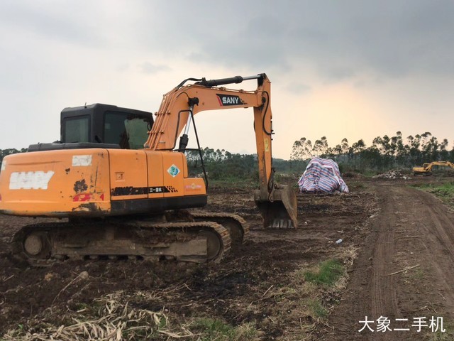 三一重工 SY135C-9 挖掘机