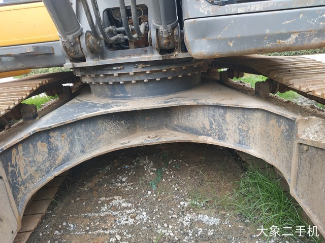 徐工 XE370CA 挖掘机