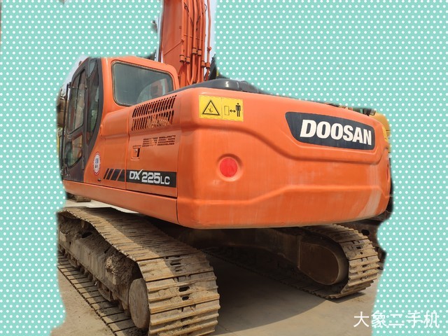 斗山 DX300LC 挖掘机