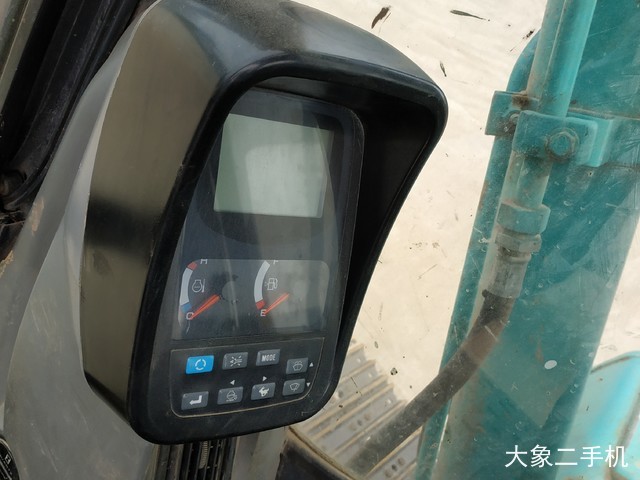 神钢 SK75-8 挖掘机